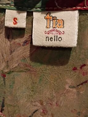 Tia Nello Floral Printed Top in Olive Green